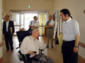 平成18年９月７日、身体障害者通所授産施設「ワークハウスわらしべ」（須坂市）を視察訪問