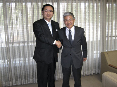 （社）世界経済研究協会専務理事市川周氏とこれからの日本経済の進路につき意見交換