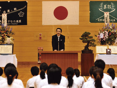 なぎなた田川教室２５周年記念式典にて祝辞を述べる