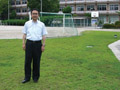 平成21年07月07日 小牧市立小牧南小学校を訪ねて、校庭の芝生化を視察