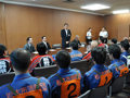 松本市第１９分団（里山辺）がポンプ操法長野県大会で優勝、知事に表敬