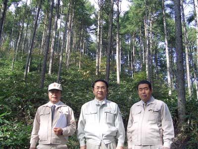 とりわけ高性能林業機械の一部の現場を見たり、ビデオ等による説明も受けたが、いずれにしても合理的でスピードという点からも間伐の条件整備は必要である。林務100年の計ではないが、長野県の森林育成には長期的な視野に立った政策の立案が是非とも必要である。